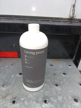 Living proof Perfect Hair Day Shampoo - Large 32oz Salon Size Bottle